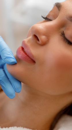 Clínica Dental Sedano | Aumento de labios con ácido hialurónico