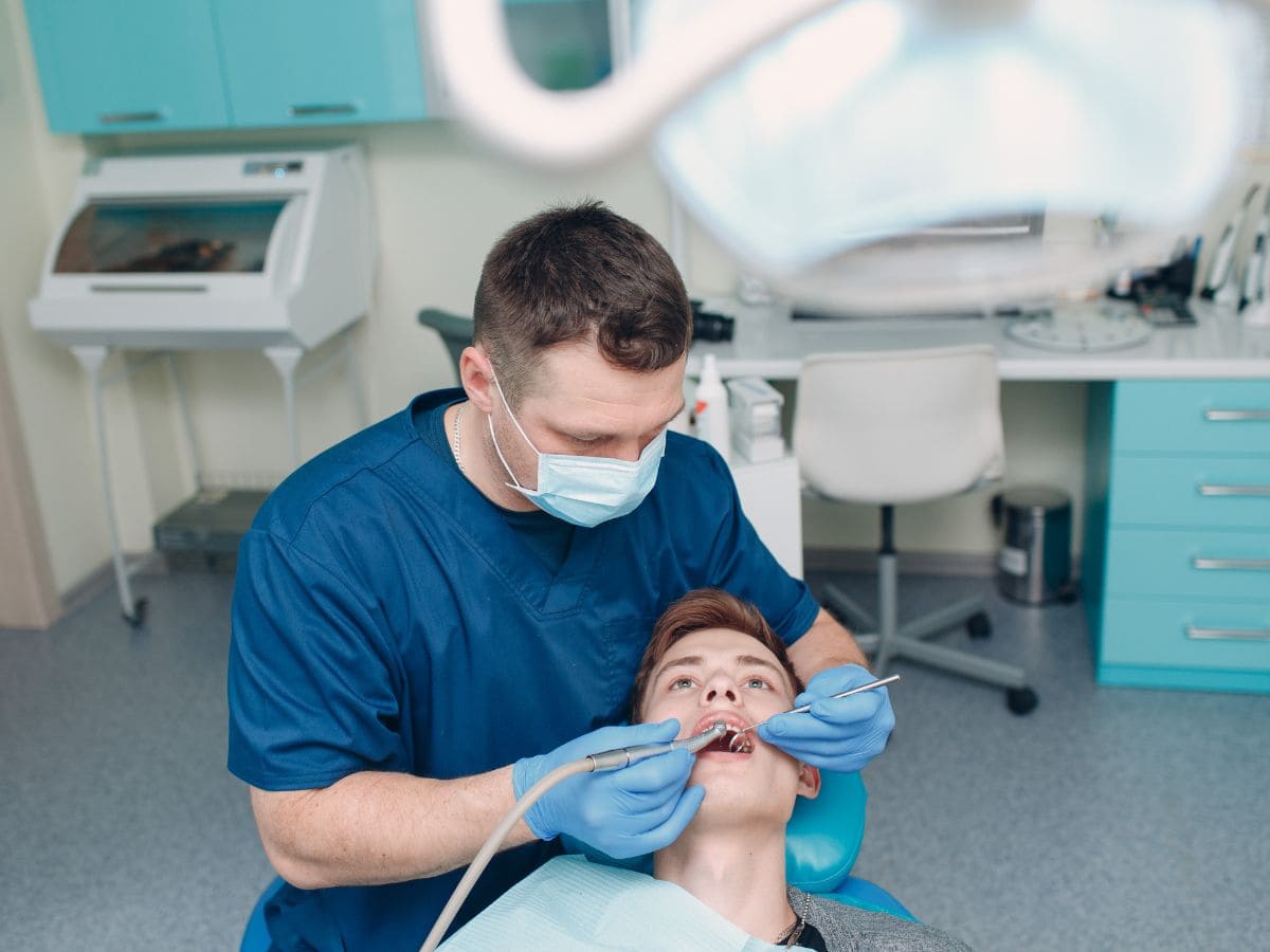 precio de una limpieza dental