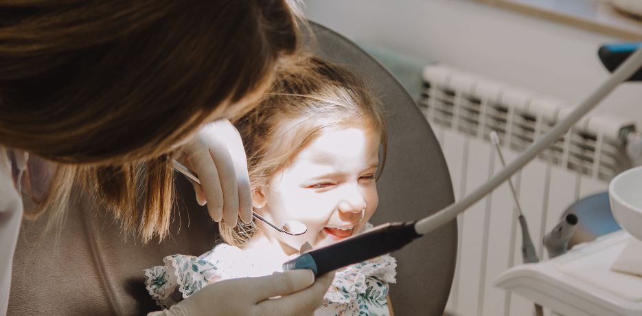 primera visita al dentista infantil